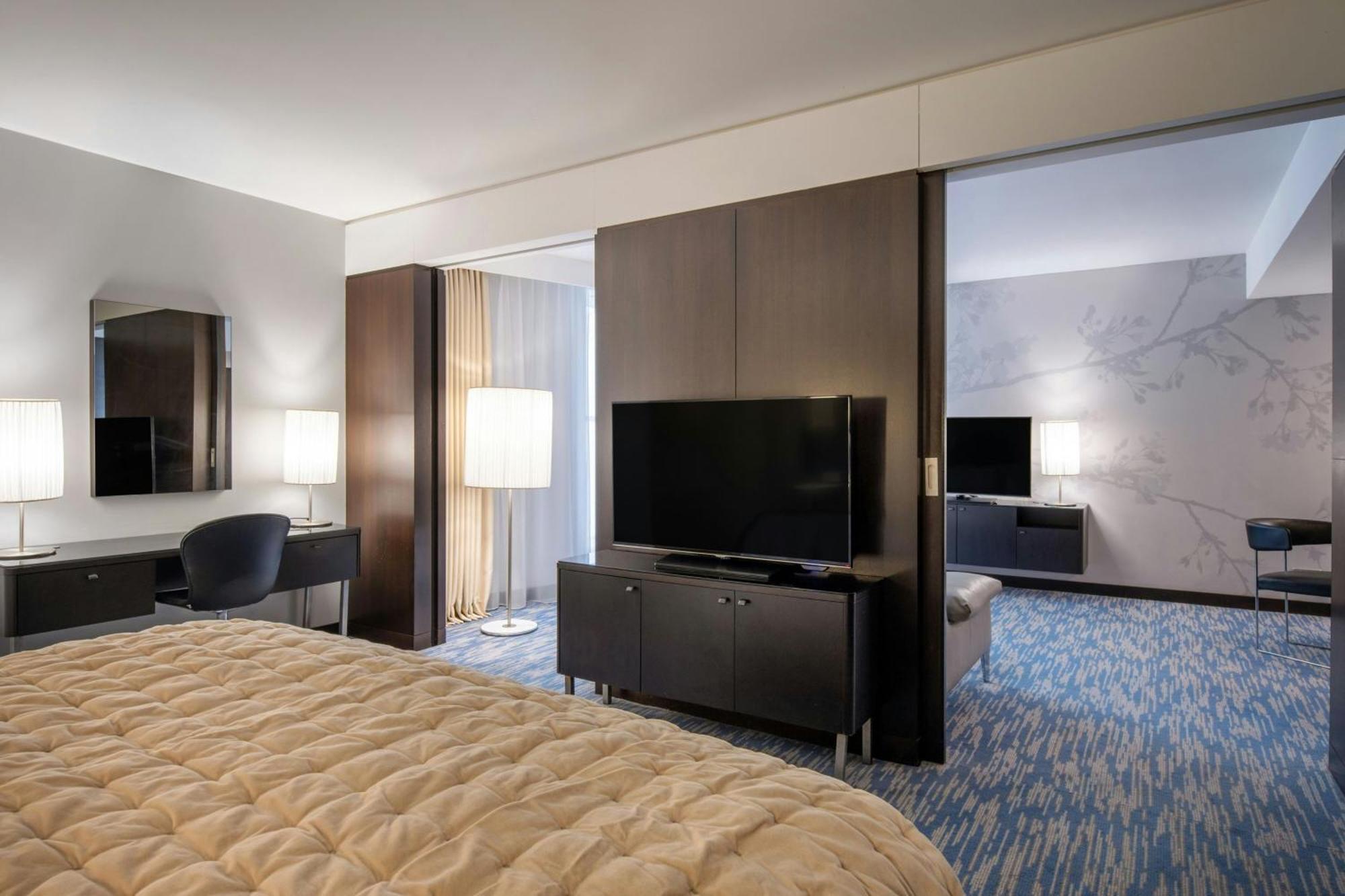 Renaissance Paris Arc De Triomphe Hotel Екстериор снимка