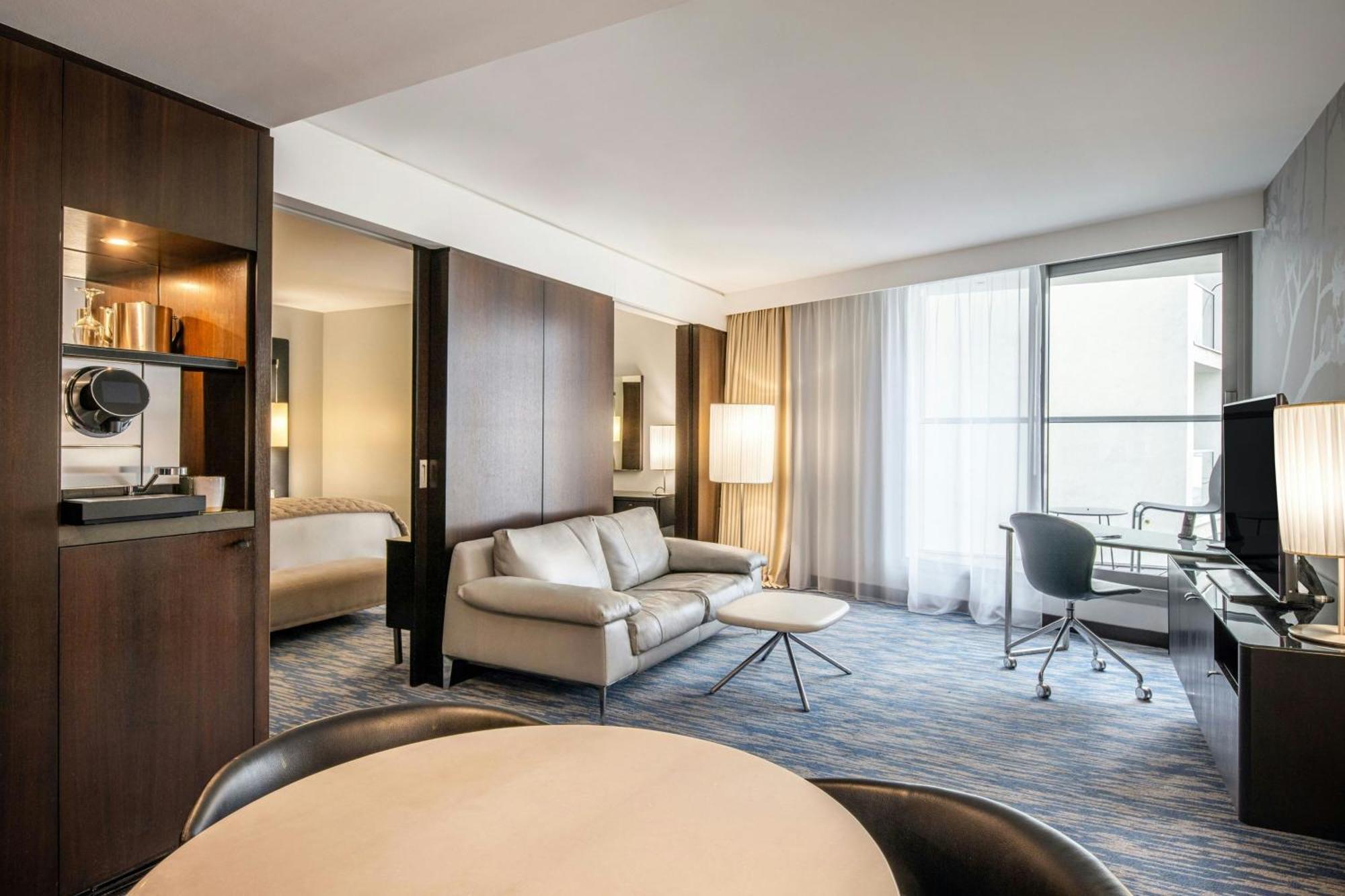 Renaissance Paris Arc De Triomphe Hotel Екстериор снимка