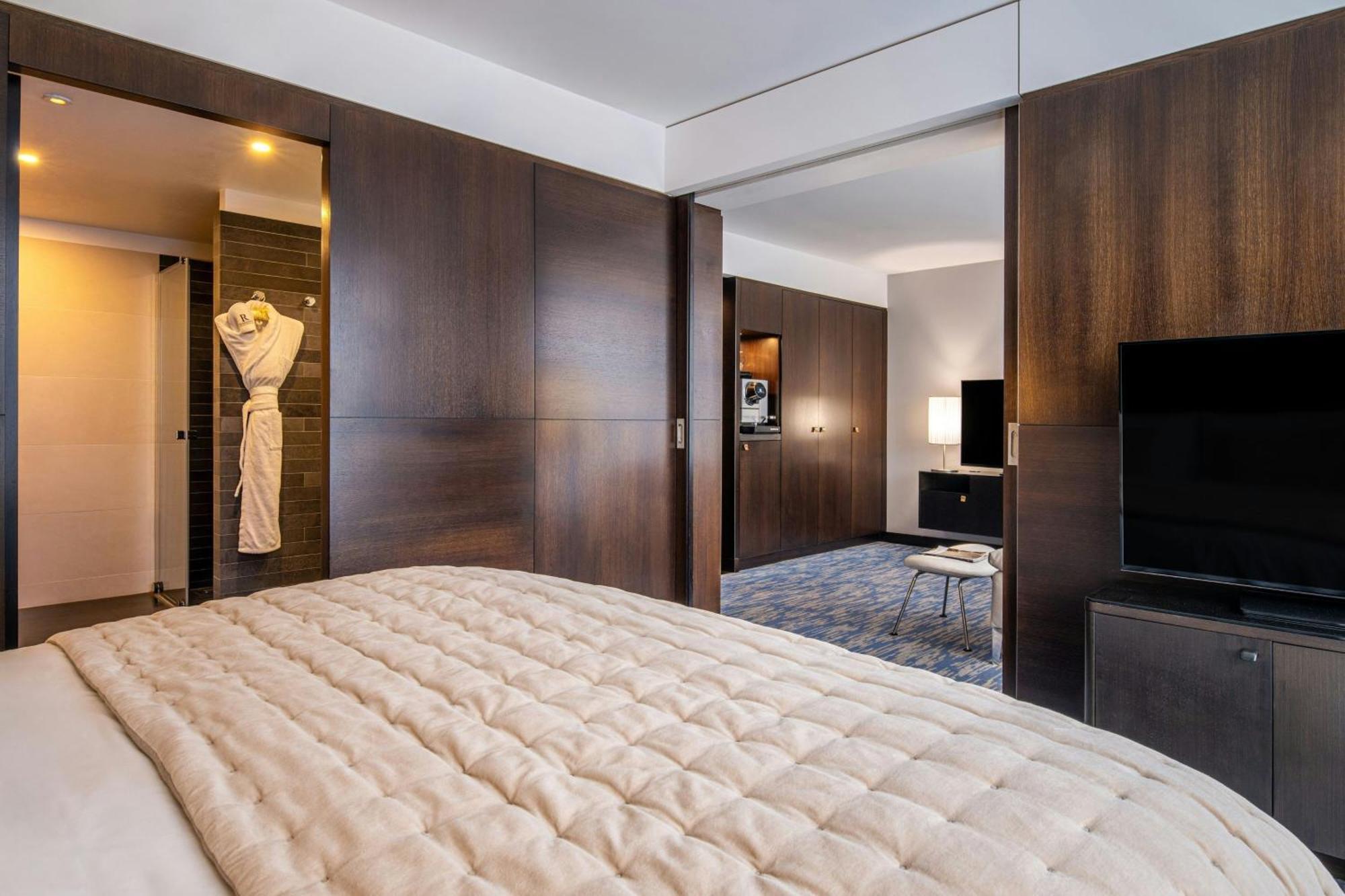Renaissance Paris Arc De Triomphe Hotel Екстериор снимка